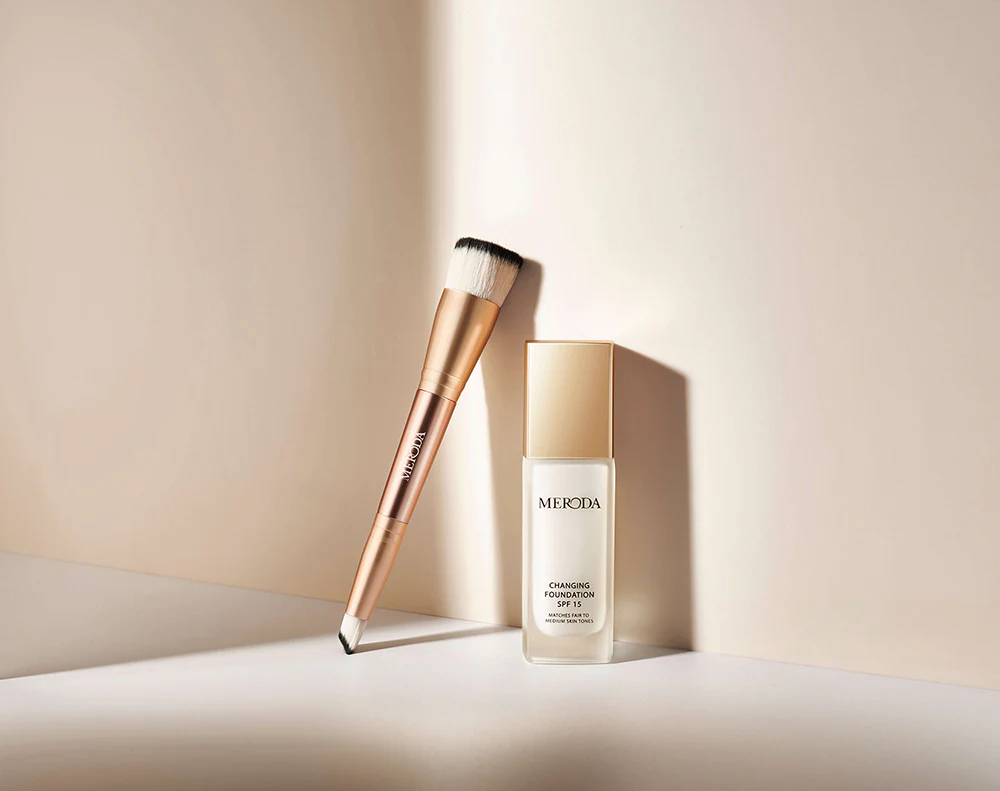 2-in-1 Build & Conceal Brush - Image 3