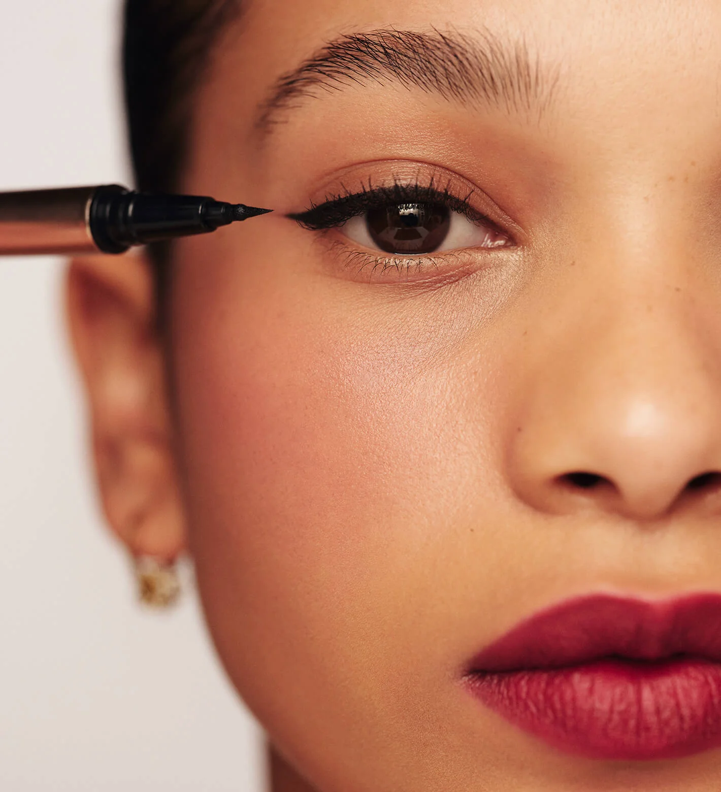 It's All About The Wing Liquid Waterproof Eyeliner - Image 3