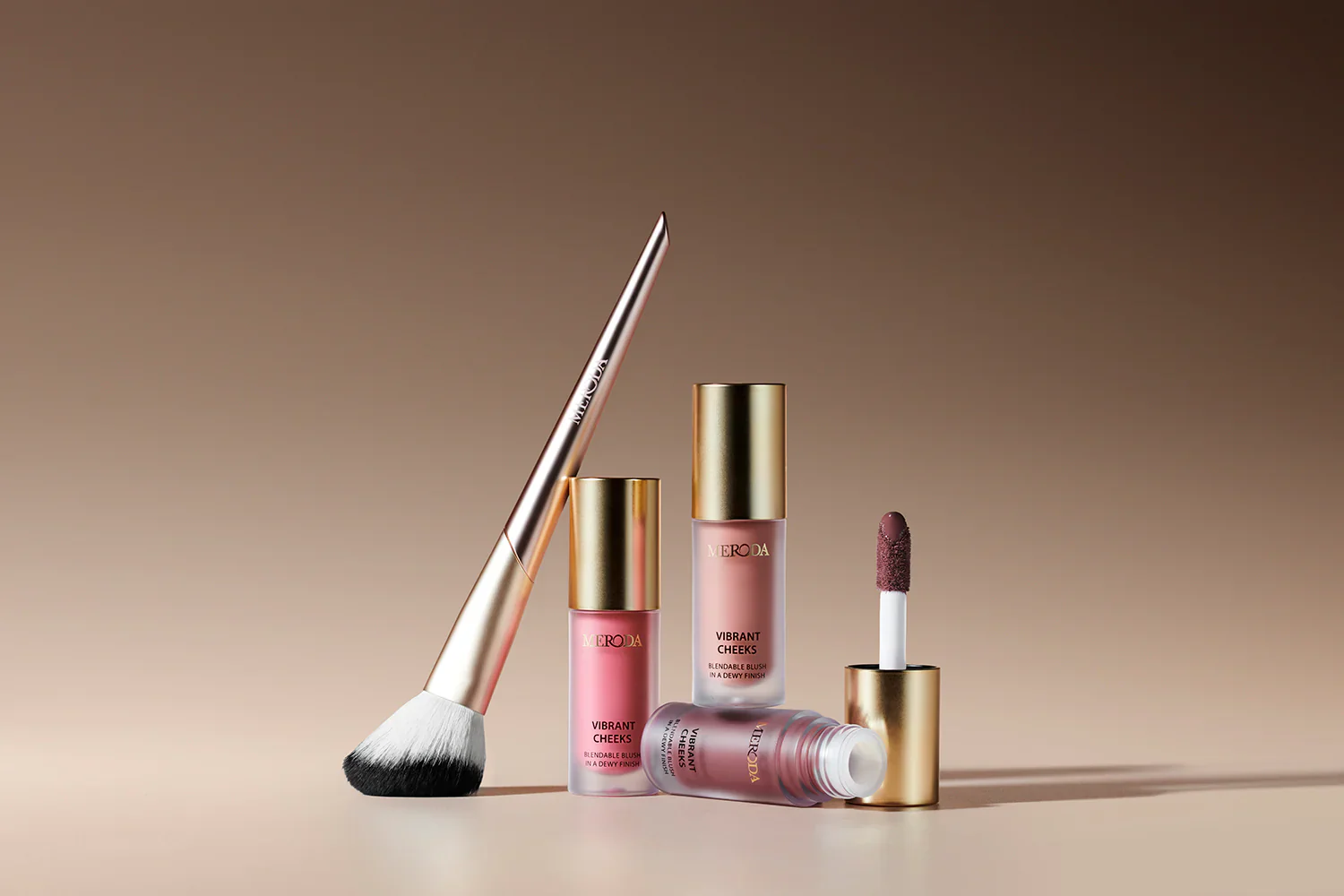 Vibrant Cheeks Blush Brush - Image 3